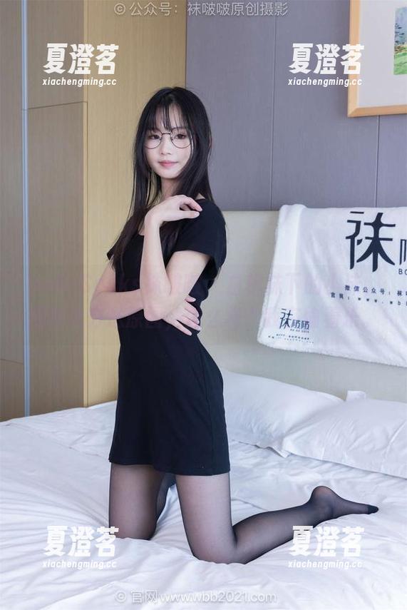 BoBoSocks袜啵啵 - 白棉袜下的小沫，福利大方送原图，怎么样？我在偷着乐。