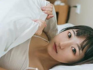 GIRLT果团网 – 白丝的日常：周妍希在线，让我投桃报李！