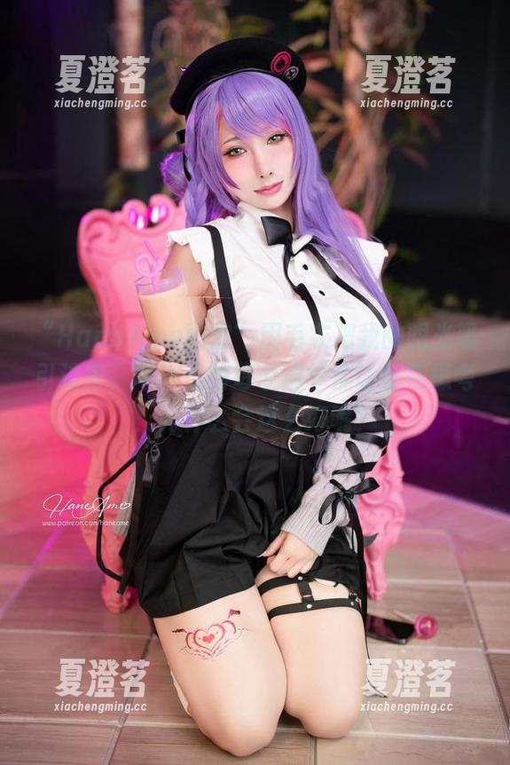 “HaneAme雨波”用毛衣把我的眼光吸引过去，写真里的每个细节都让我在思考，为什么会这么好呢？
