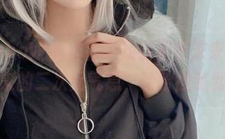 在KuukoW的作品中找到初音未来，扑面而来的二次元气息，哈哈被萌到！
