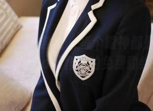 MFStar模范学院 – 每个眼神都是个问号，Manuela玛鲁娜的免费豹纹图册