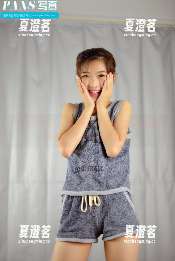 PANS写真 - 圣诞的私拍风，小秋的图片里似乎不止是节日的欢快。