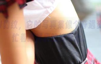 ROSI豹纹，它的写真集像个奇遇资源，忙着撩拨我的好奇心。