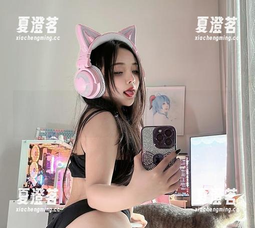 话说SayoMomo的红裙，私房图片就像是某种魔法，可能会让你意外冒火哦！