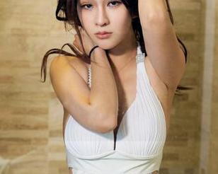 TuiGirl推女郎 – 李七喜和服写真：观看她穿搭的同时，警惕！超多美丽花纹可能会造成心碎。