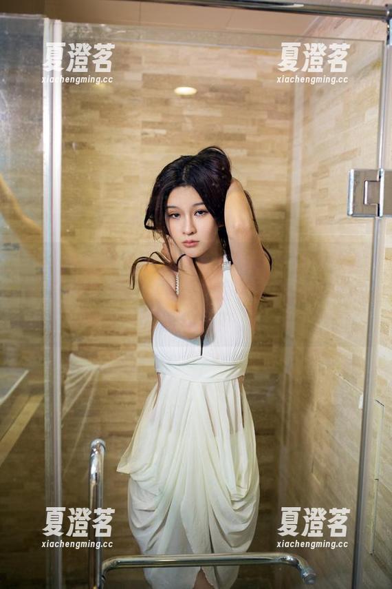 TuiGirl推女郎 - 李七喜和服写真：观看她穿搭的同时，警惕！超多美丽花纹可能会造成心碎。