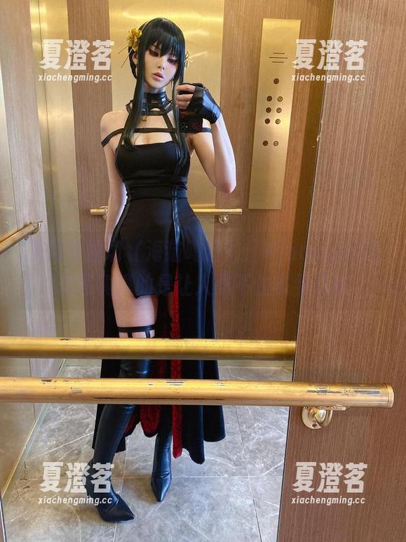 贝阿特丽切（海猫鸣泣）：Vinnegal这波写真真的是让人忍不住多看几眼
