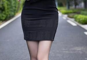 XIAOYU语画界 – 高清户外写真，Miki兔的姿势到底有几个意思！