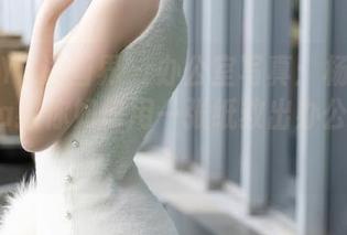 XIAOYU语画界 – 办公室写真：杨紫嫣Cynthia教你如何用一张纸救出办公室小生！