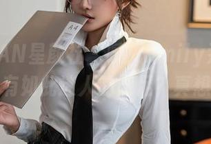 XINGYAN星颜社 – 咦，Emily尹菲的图库里怎有如此迷人的裸足？真想摸摸！