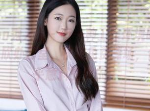 Xiuren秀人网 – 有一种工作环境叫Betty林子欣办公室，快来免费捧场，保证出乎意料的欢乐。