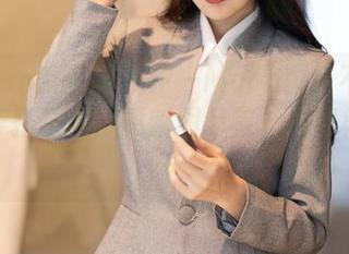 Xiuren秀人网 – 伊一Moon白色不为人知的穿搭哲学：更新图包前，先喝杯牛奶！