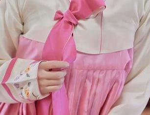 Xiuren秀人网 – 兔子NINA的双马尾美图，真的是一扇让你变宅女的窗口。