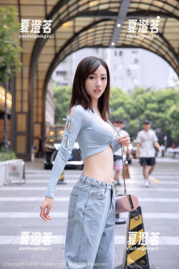 Xiuren秀人网 - 原图里的徐莉芝Booty：高跟鞋的黑暗骑士登场了，别问我为什么！