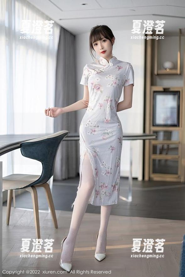 Xiuren秀人网 - 走在校园里，白芷yy的私拍像熬了夜的咖啡，图片透着一股‘我好不容易起来’的气息！