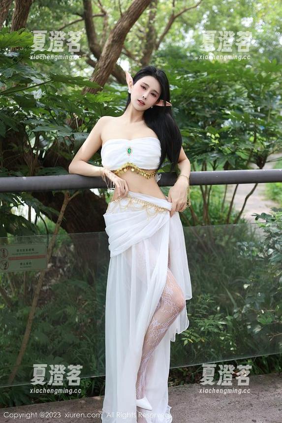 Xiuren秀人网 - 好想问问盼盼玉奴，红裙图集里，是不是隐含了什么小心机的搭配技巧？