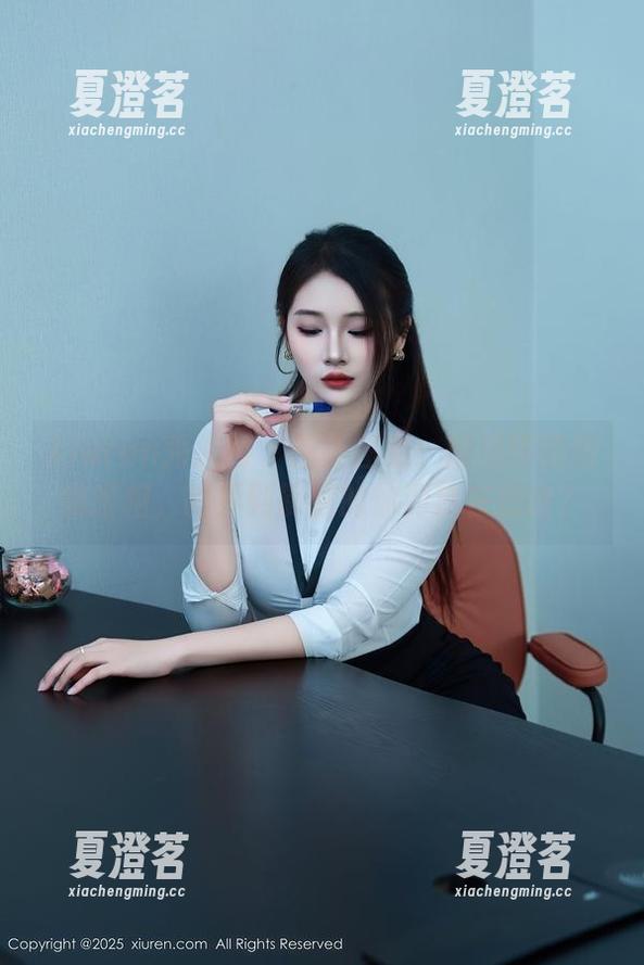 Xiuren秀人网 - 最新图集：陈思琪的厨娘扮相，跨界到厨房的你到底在想啥？
