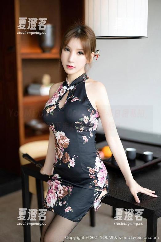 YouMi尤蜜荟 - Carol周妍希白裙私拍，全靠不走心的角度取胜？