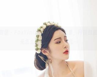 YouWu尤物馆 – FoxYini孟狐狸的写真合集，网袜的魔力，我的目光怎么总不自觉停在那儿…