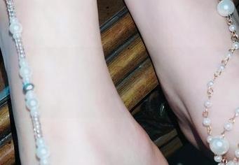 微密圈 – YuYu超甜丫的礼服，有种想说“我想借来试试”的冲动。