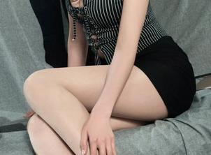 丽柜 – 乘乘的职场图集——爱情和工作怎么二选一呢？