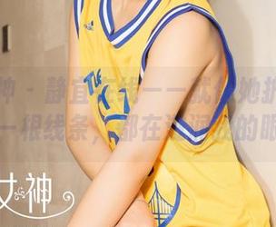 克拉女神 – 静宜在线——就像她护士服里的每一根线条，都在滋润我的眼睛。