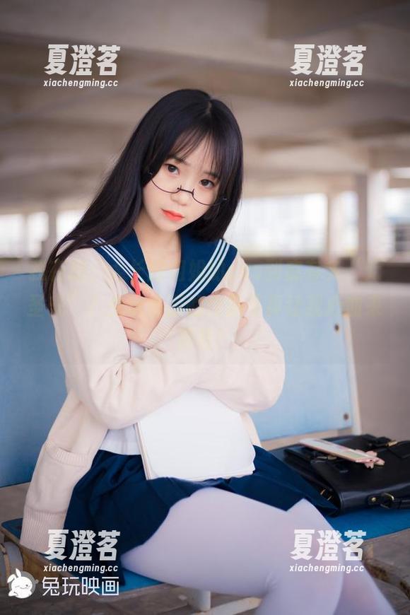 我在想，大长腿姐姐的cos到底有多“无圣光”？兔玩映画的作品可真让我心血来潮呀！