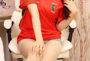 初夏女神 – 柒柒更新：这套体操服也太让人分心了，寸寸诱惑啊！