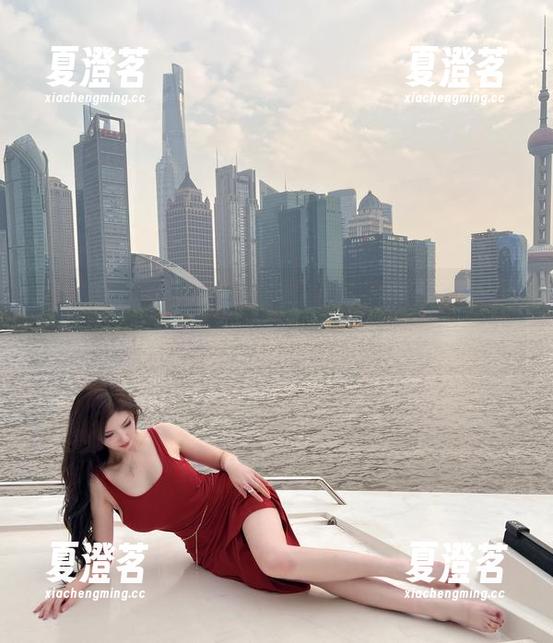 周妍希 微密圈 - 最新图册:周妍希海滩乐趣,那个水花是不是被我留影了?