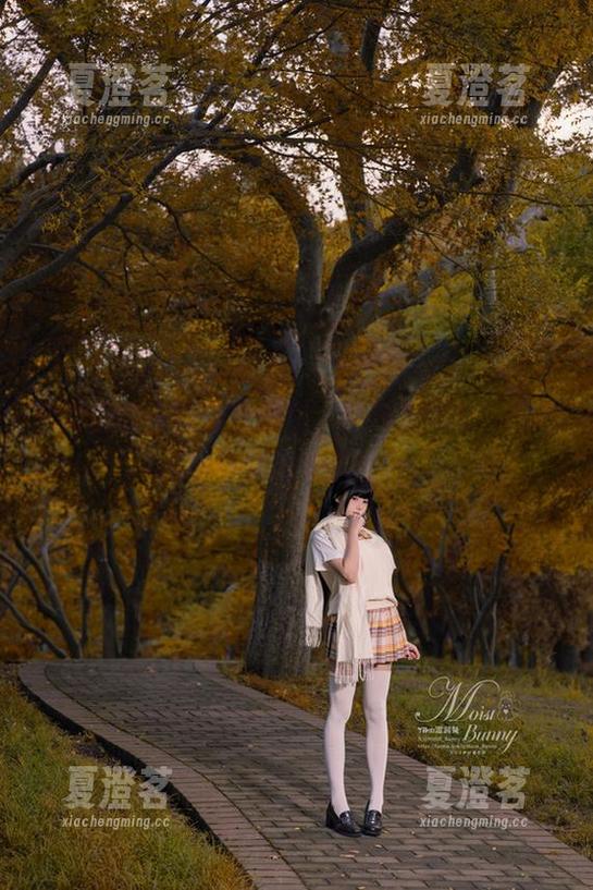 咬人小小兔 这浴室的构图让我迷惑,在线等原图,用咬人小小兔的镜头看她。