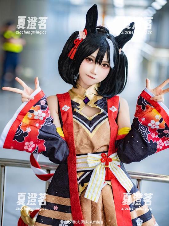 青春如校服，大肉丸Amiee勇敢做自己！美图合集等你来开启！