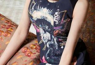 头条女神 – 说好的火儿定制粉色写真呢？我怎么突然心里有点小期待！