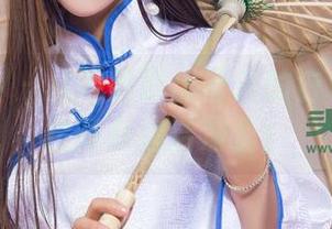 头条女神 – 从网盘取出语溪的白色：好想投降在这洁净里！