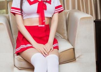 头条女神 – 福利图包福利到，鱼宝宝的秘书秘笈大公开～