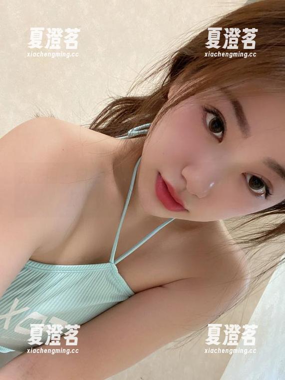微密圈 - 职业装里的奶宝妹纸，套图一秒打破你对职场的刻板印象