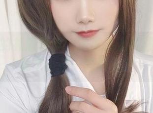 嫣嫣子的礼服写真：谁说披上礼服就不能像个小孩一样耍宝？