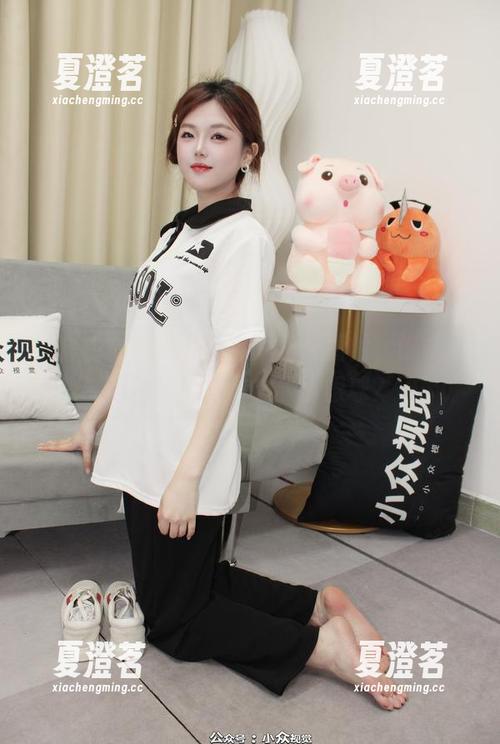 小众视觉 - 敏儿最新的棉袜图片，谁能想到袜子也能这么吸引眼球？