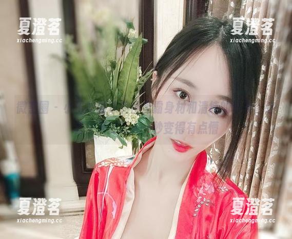 微密圈 - 小玉吃果冻的巨无霸身材和清纯的外表，这套图居然让人一秒变得有点懵