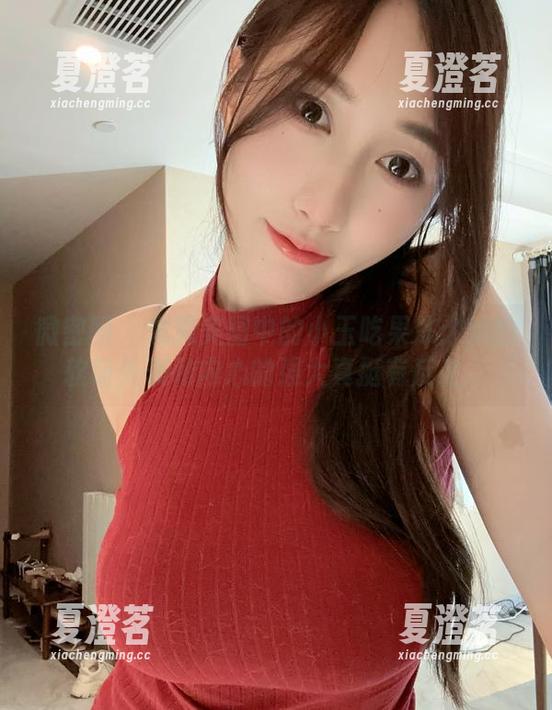 微密圈 - 发现美图中的小玉吃果冻：她的软萌外表和内心的强大真挺有反差。
