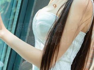尤果网 – 于梓馨校园探险，小心！美图更新能把你淹没！