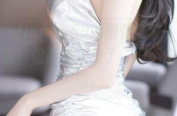 尤蜜荟 – lingyu69的剧情全套，不知道在演什么，但画面太美了，忍不住多瞅几眼。