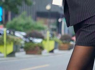 尤蜜荟 – 这精选的“易阳”美足原图，总让我忍不住想要模仿，好想去一个踮脚尖的场合！