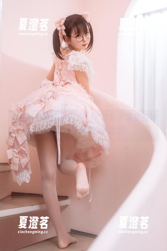 幼水铃衣的疯狂DIY：JK装与小蛋糕的神奇融合，分享你的呕吐感！