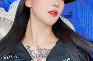 微密圈 – 张老师的温柔，原图似乎偷偷藏着某些资源，想一想就很有趣。