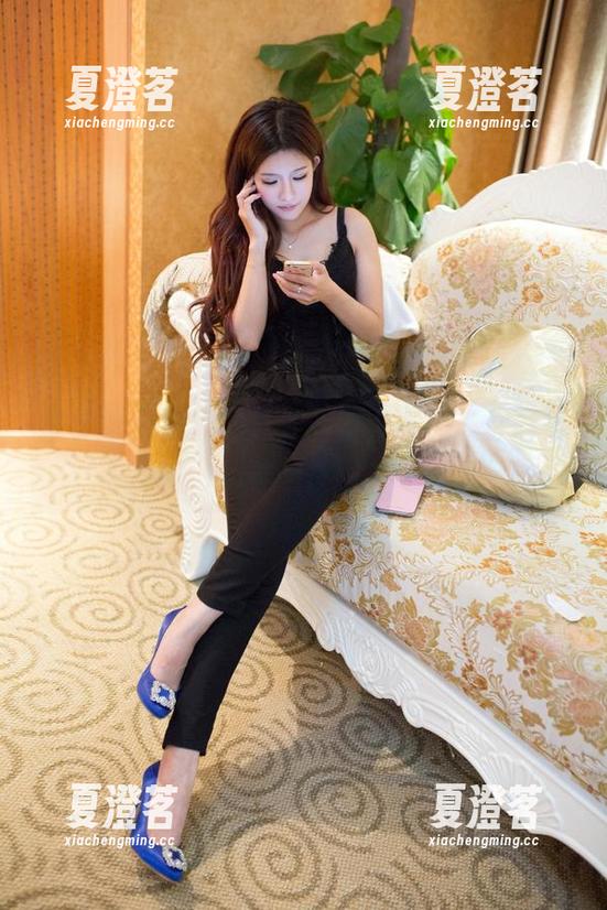 推女郎 - 娜露的泳池画面，在线带你感受那种随性图片