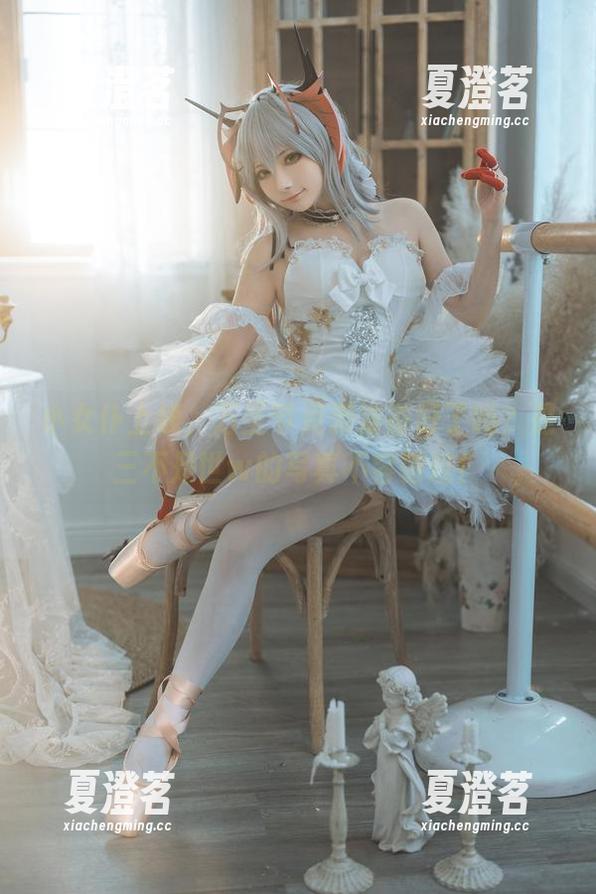 是三不是世w 小女仆上线,万圣节资源准备好了吗?是三不是世w的写真不容错过!
