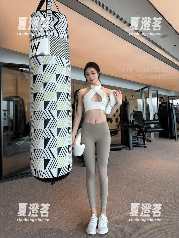 是小逗逗 微密圈 - 最新作品,是小逗逗的短裙,竟然让我想起了那次意外的午后