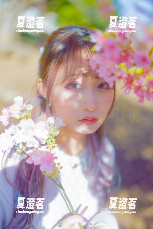 在月城委员会的狐娘巫女定制写真的展现里，我心里小鹿乱撞，真不想停下眼睛。