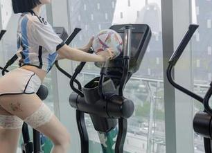 微密圈 – 果儿Victoria的写真合集：是诚意满满的献礼，还是啥都不是？