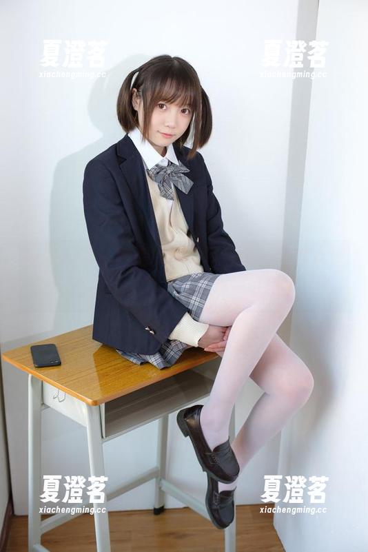 森萝财团 - 媛媛的泳池写真集，居然水里泡着？哈哈，谁不想一试呢？